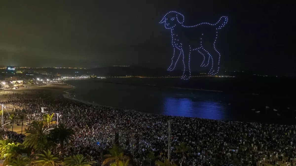 Quevedo revoluciona el lanzamiento de su album con un show de drones